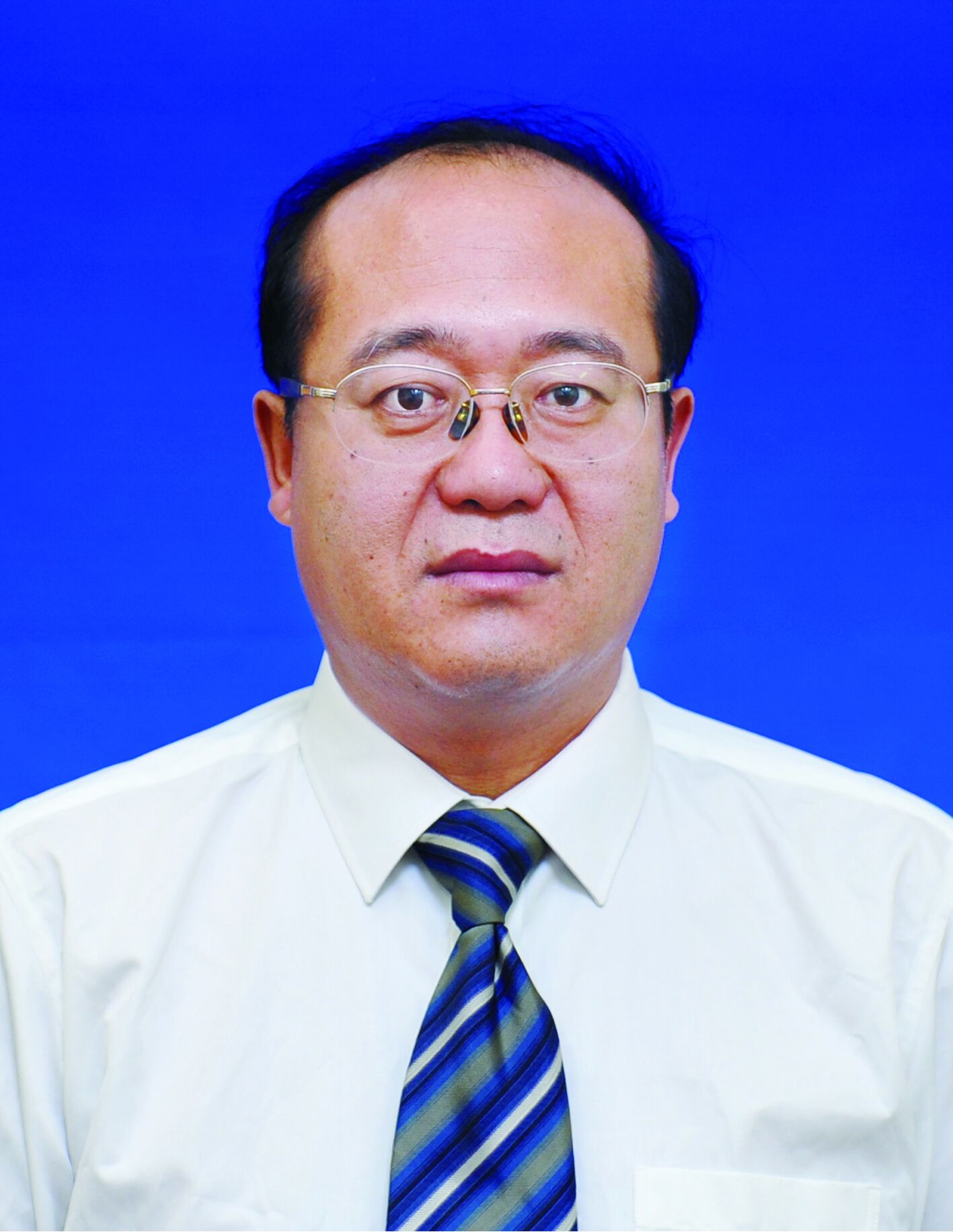 卢连元证件照.jpg