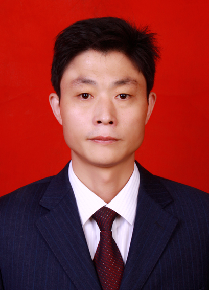 侯庆友正装照.jpg