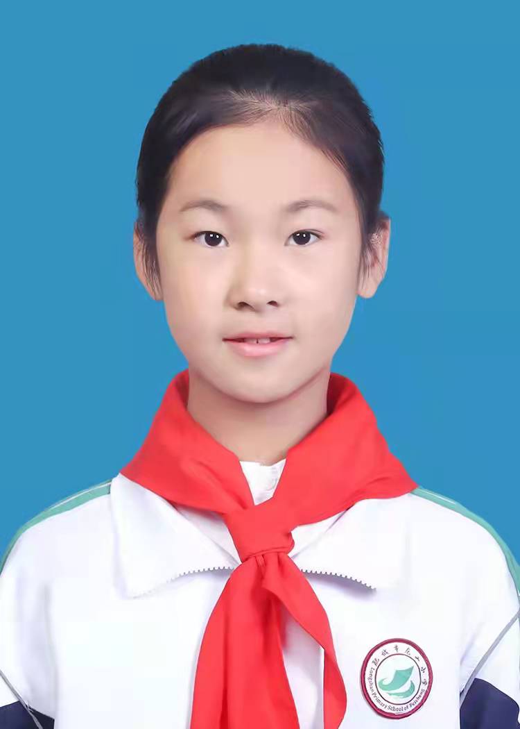 肥城市龙山小学杨乐飞证件照.jpg