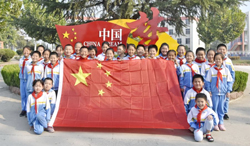 我和国旗同框2111111.jpg