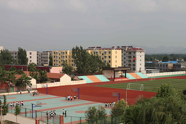 操场全景.JPG