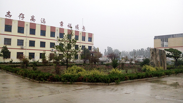 学校一角.jpg