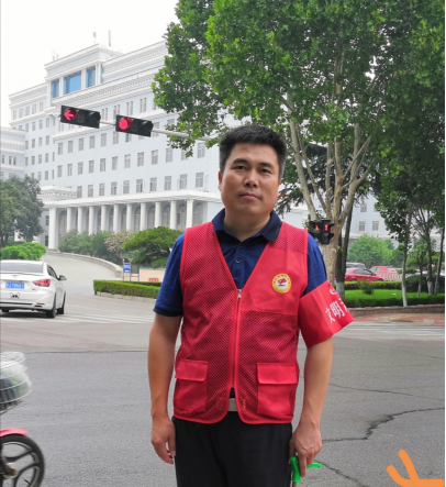 文联 最美志愿者-刘言良1428.png