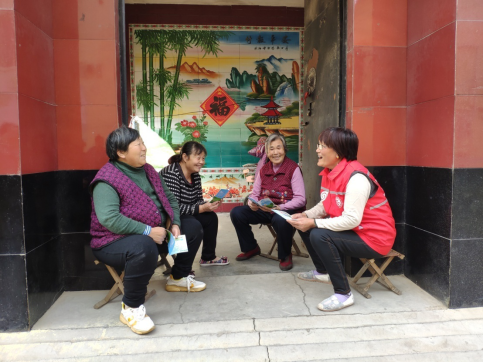 岱岳区  “红马甲、小马扎、会拉呱、传万家”822.png